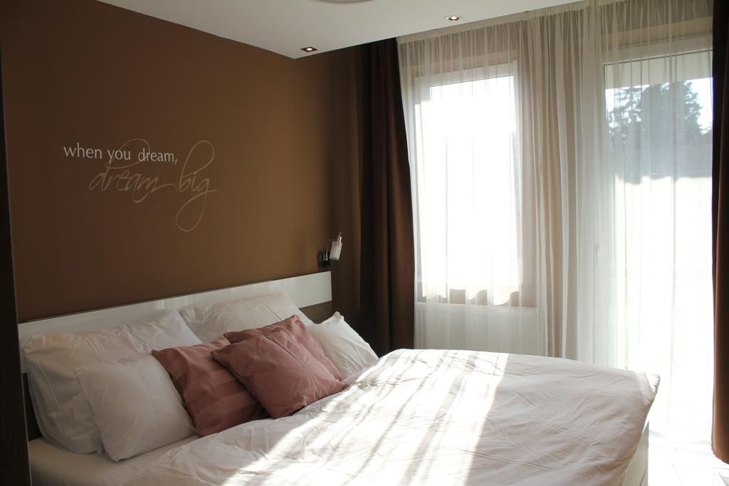 Olive Apartman Sárvár الغرفة الصورة